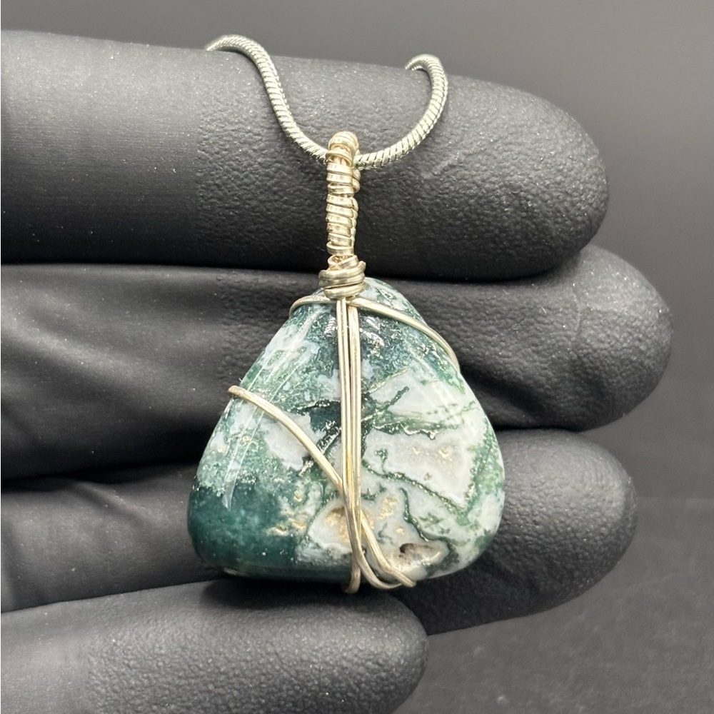 Handcrafted Wire Wrapped Stone Pendant - Picture 2 of 3